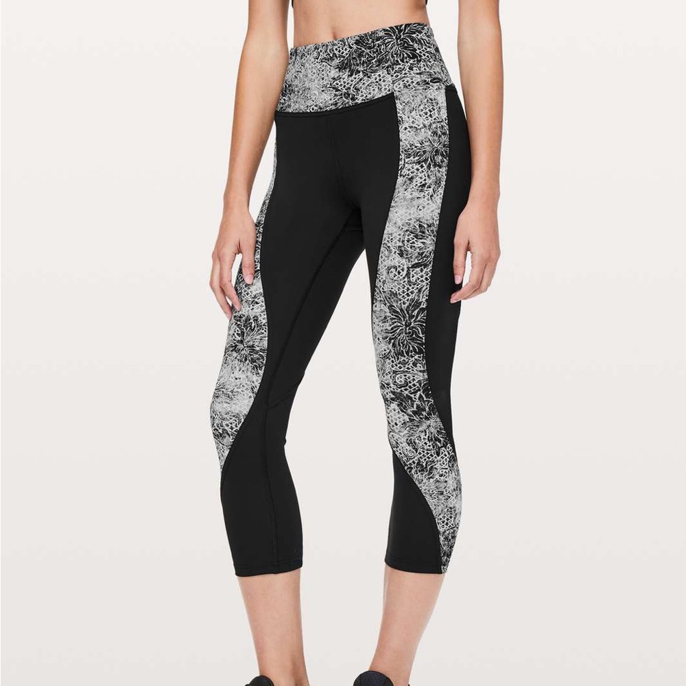 Lululemon Sweat & Repeat Crop *21" Black / Serigraph Starlight Black Multi